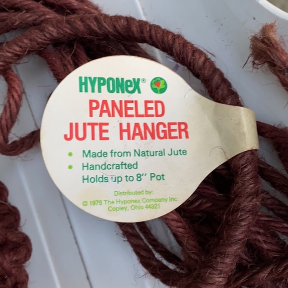 MACRAME PANELED JUTE HANGER - Picture 3 of 4